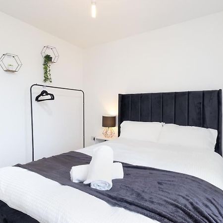 Nuneaton Retreat - City Centre - Parking - Train מראה חיצוני תמונה