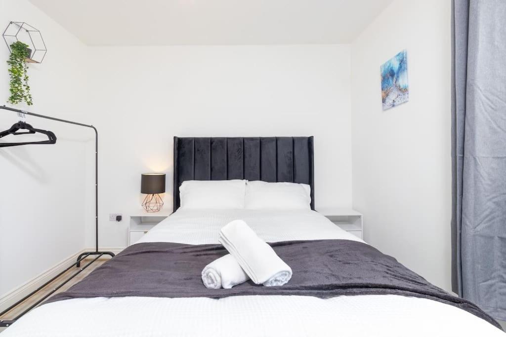 Nuneaton Retreat - City Centre - Parking - Train מראה חיצוני תמונה